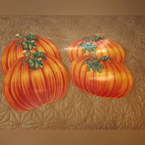 4 vintage pumpkin Cutouts 🎃 - Picture 1 of 6